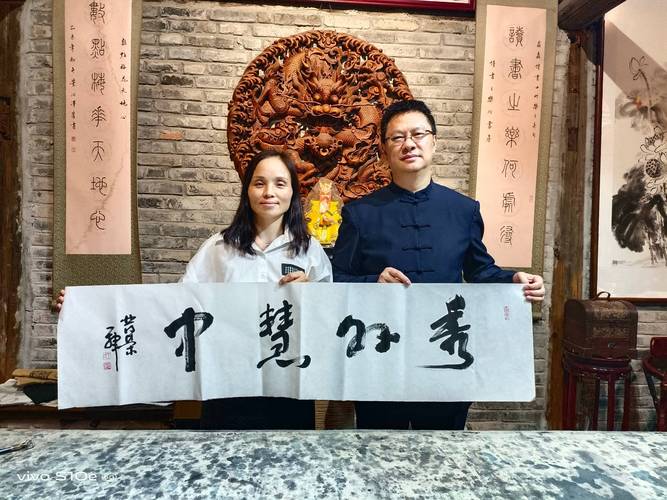中俄文化交流之油画写生 瓦伦丁&middot;德米特里耶夫重庆卧龙居交流活动